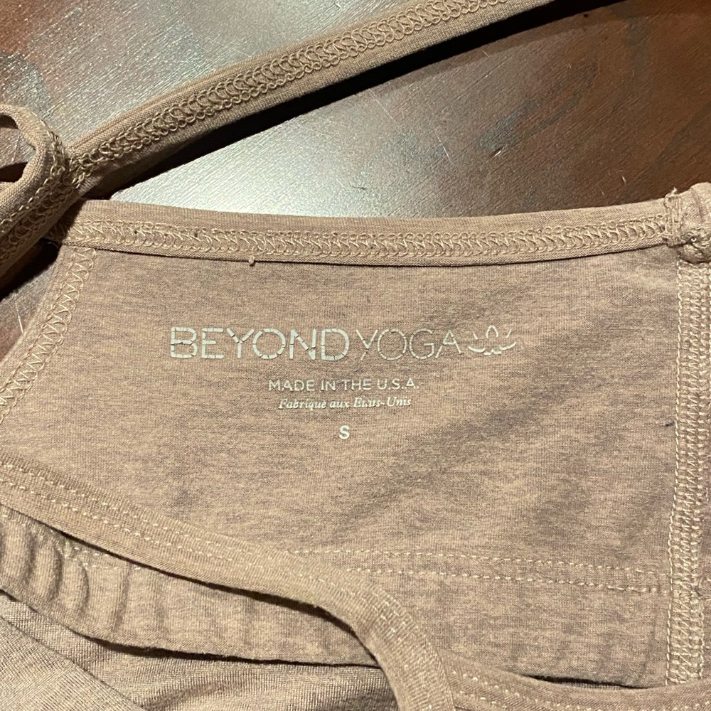 BUNDLE Beyond Yoga Spacedye Slim racer back cropped tank- Black and Taupe SMALL - Picture 7 of 7